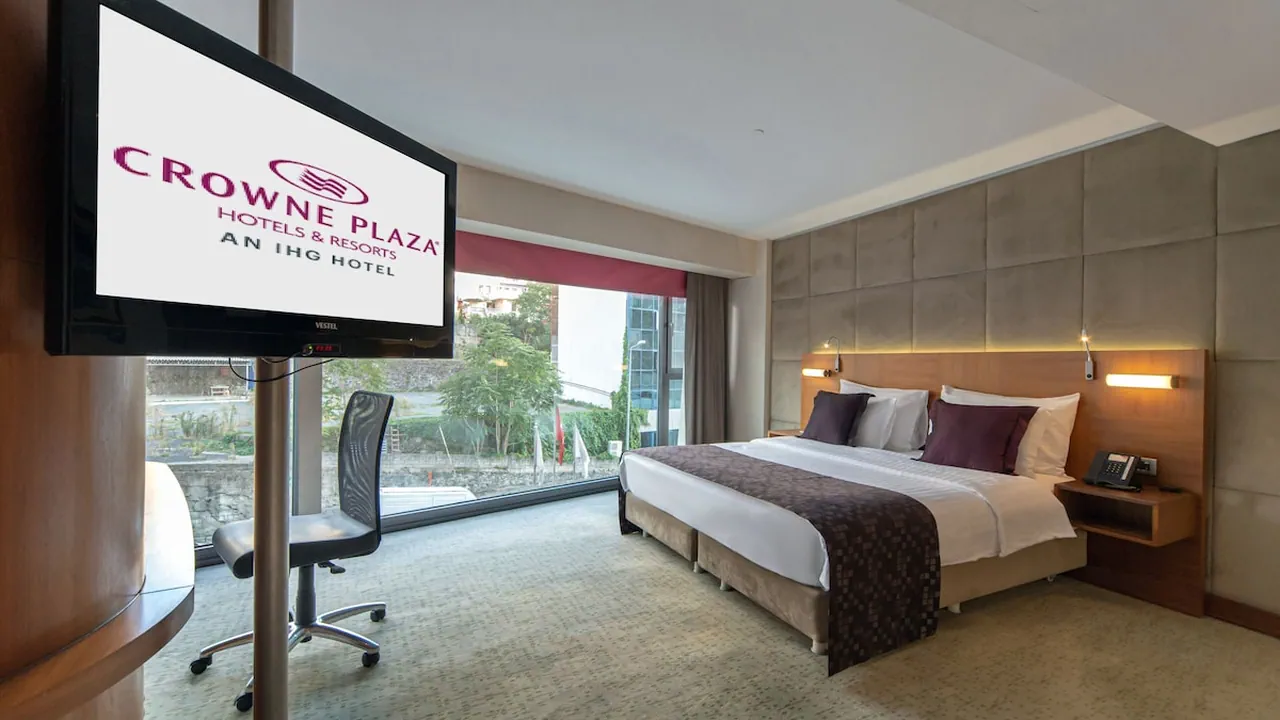 الفندق كراون بلازا حربيه - إسطبول